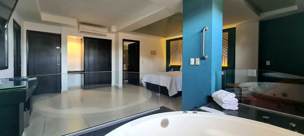Hotel Borda Cuernavaca 47/49