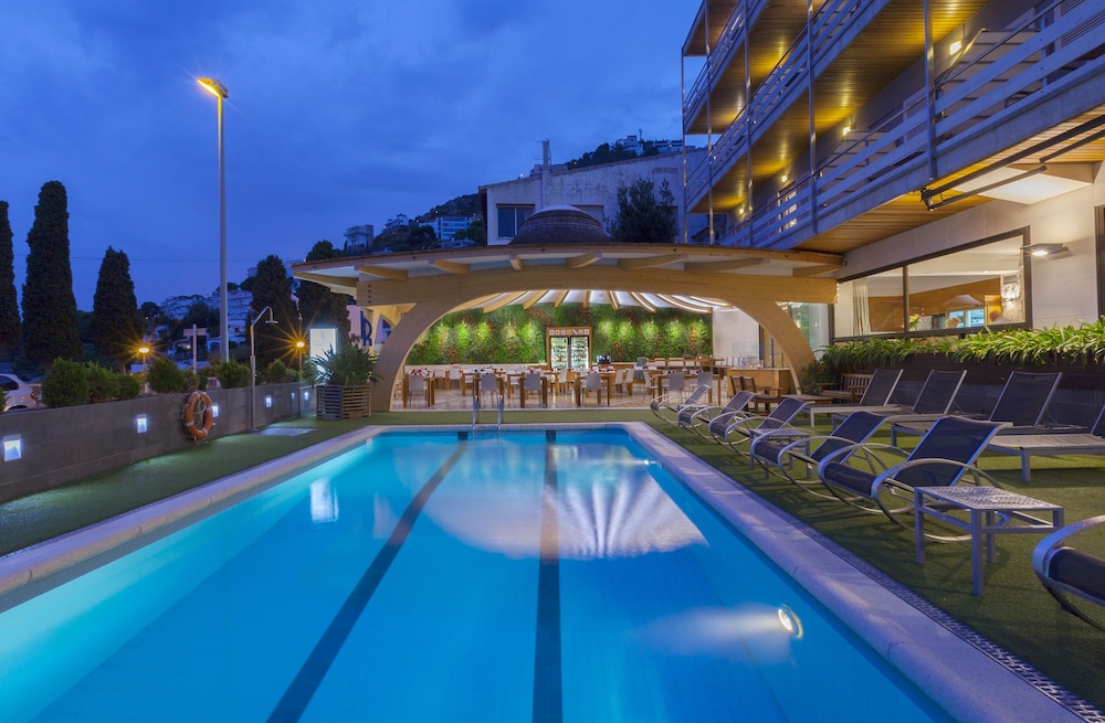 Hotel Canyelles Playa 28/48