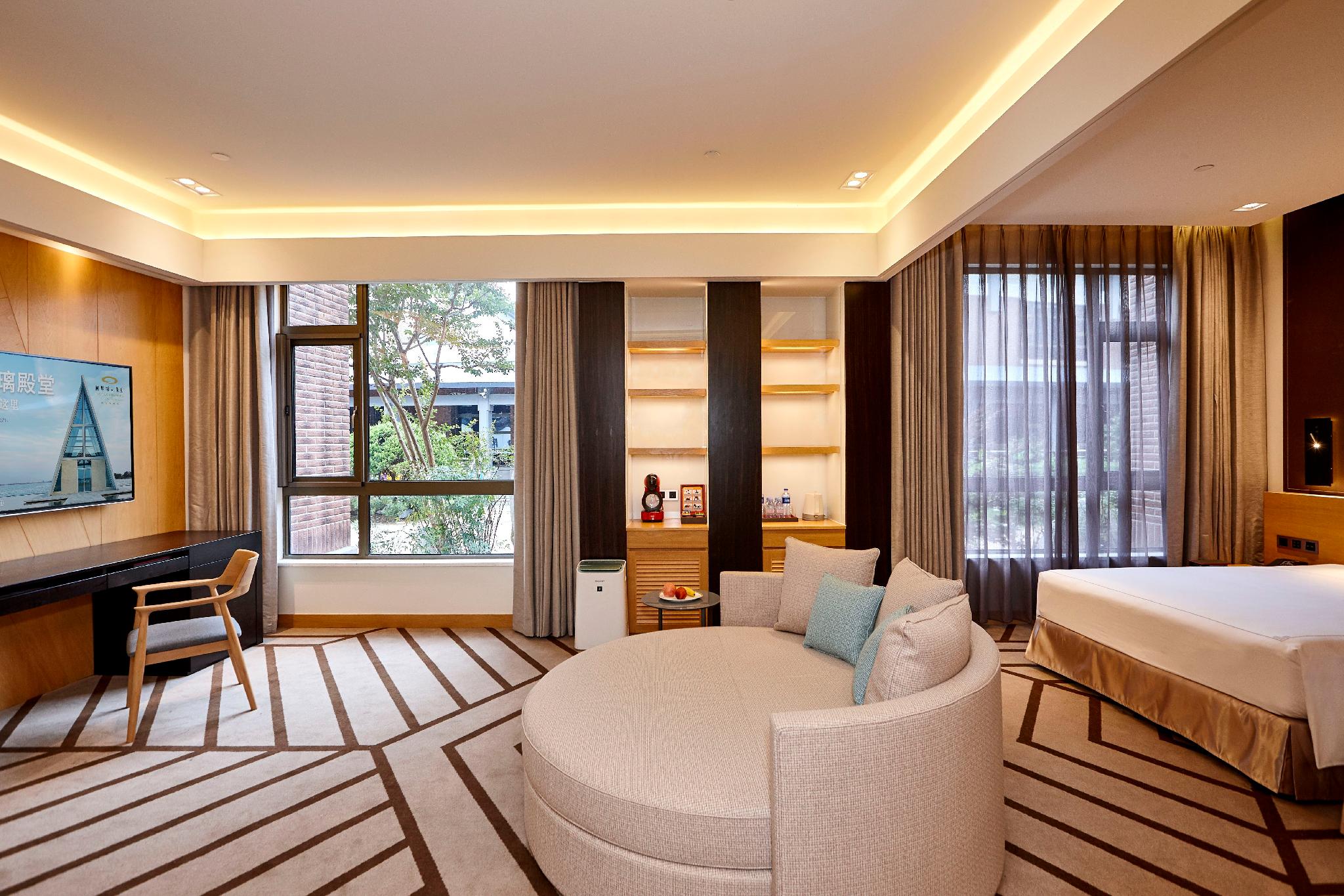 Garden, Family, Suite