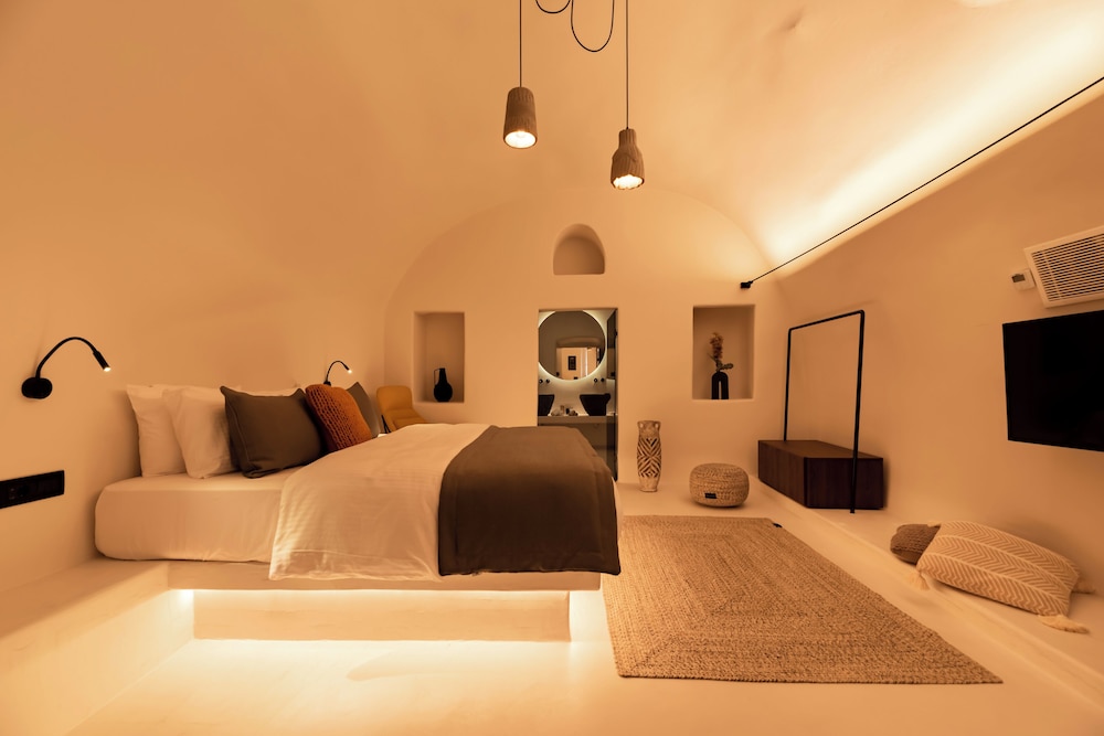 TWENTY ONE SUITES 15/60