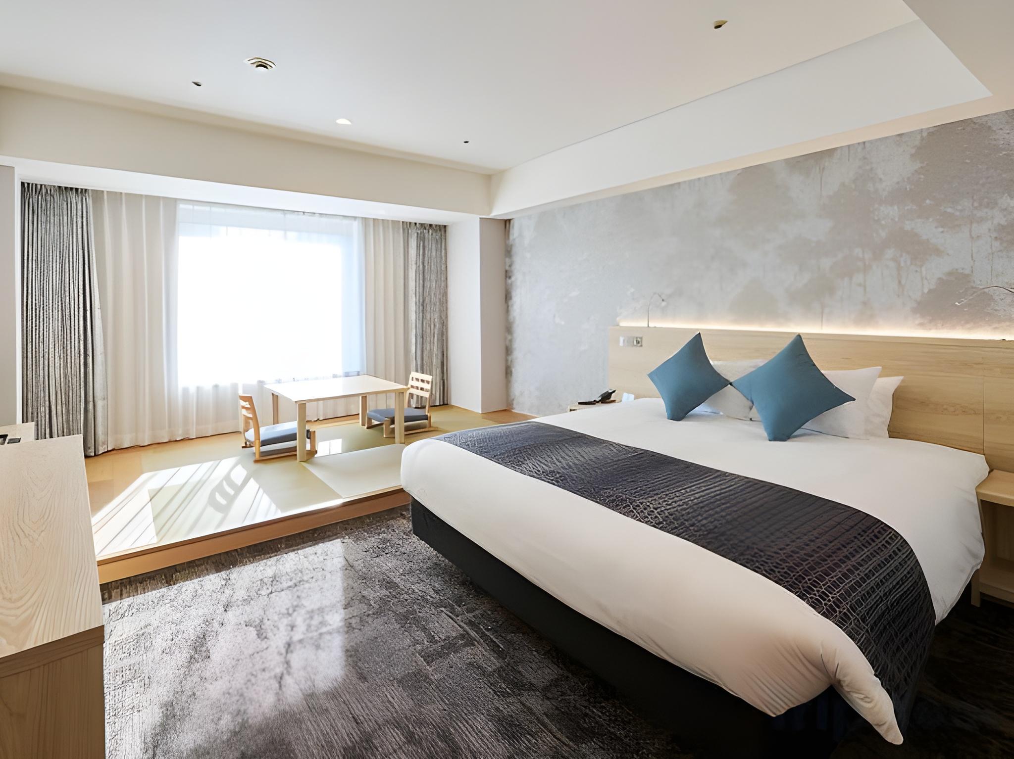 Comfort, Queen Bed, West Wing, Low Floor