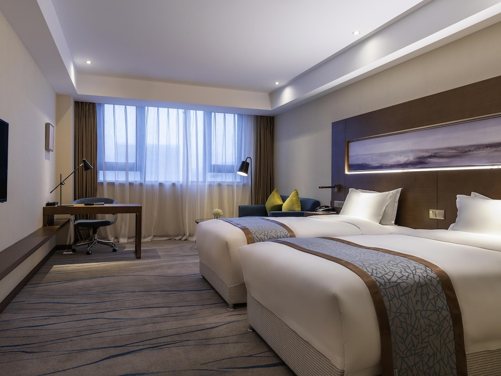Novotel Qingdao New Hope 16/72