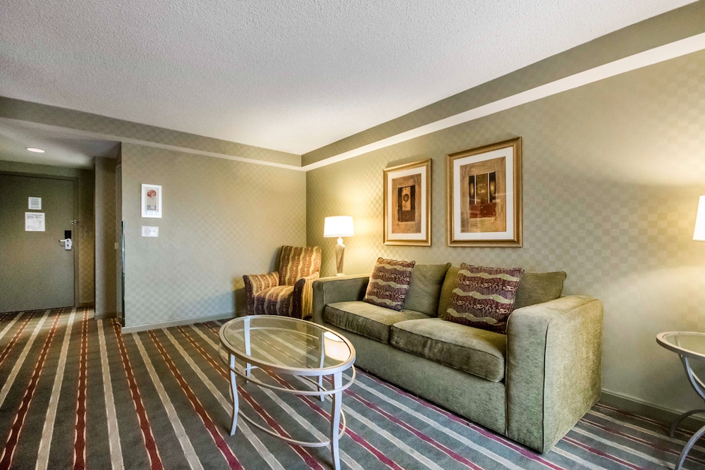 Pier 5 Hotel Baltimore, MD 27/50