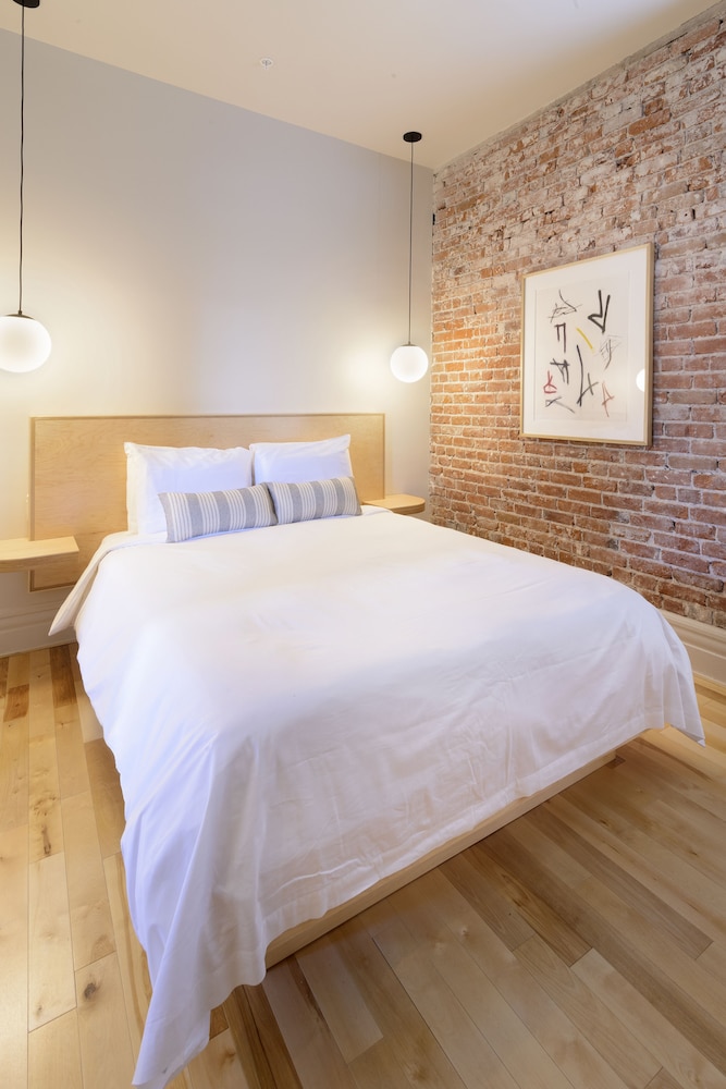 Room, Quintuple, Queen Bed