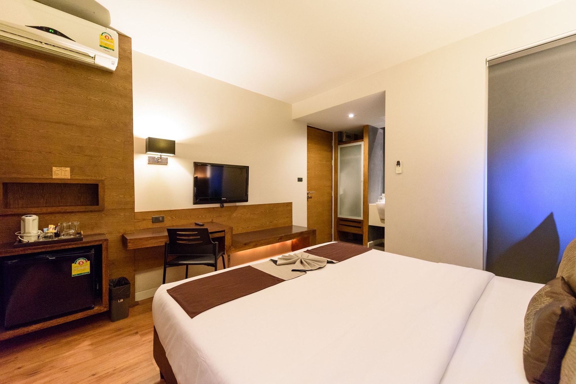 2 BEDROOMS, SUITE, CITY VIEW