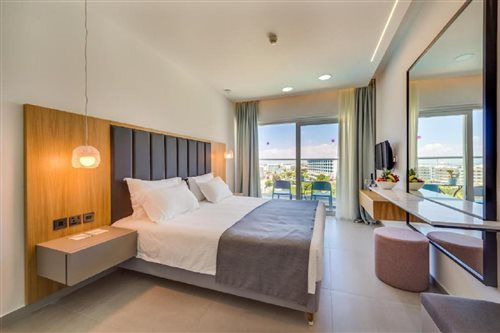 Room, Double or Twin Bed, Lateral Side Sea View