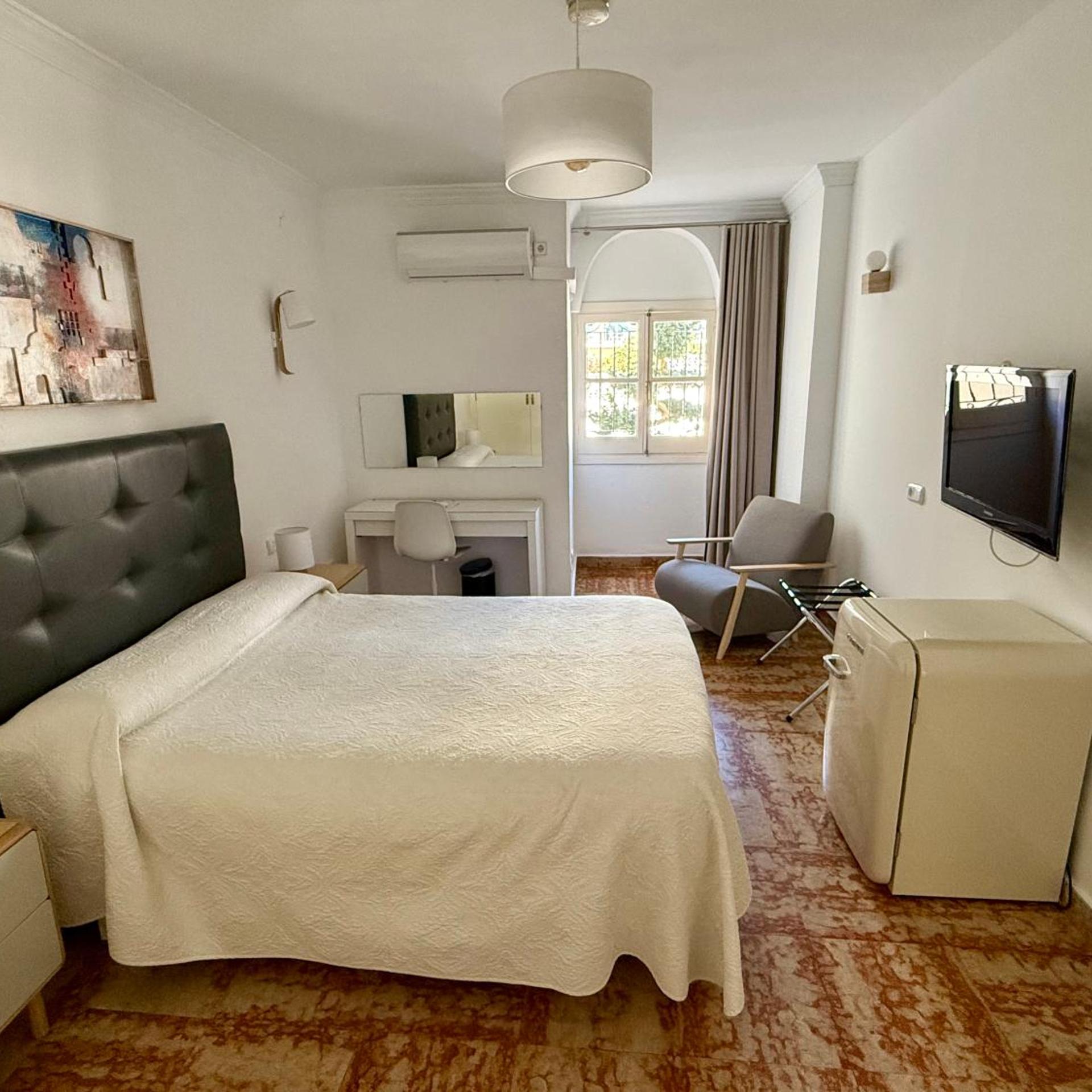 Basic, Double Bed