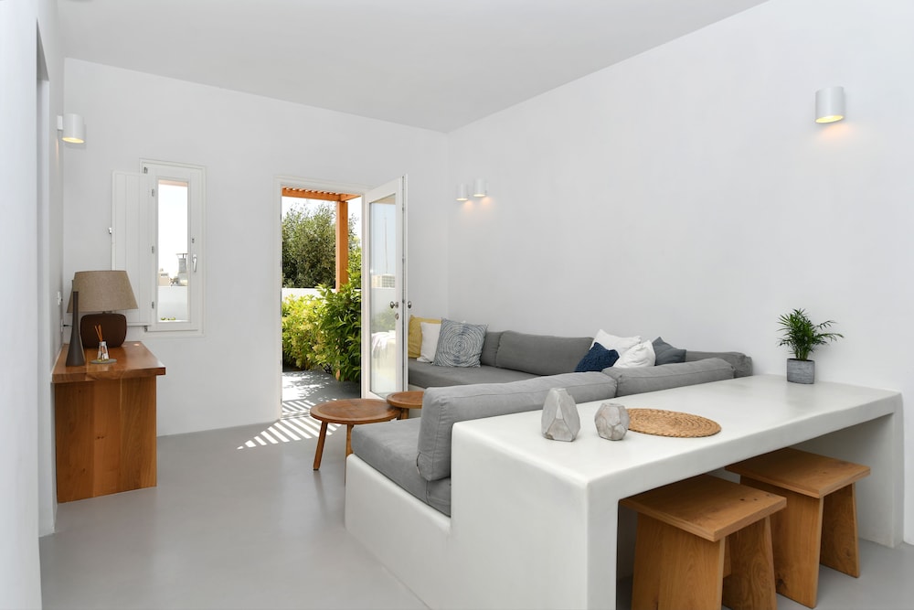 Thiro Villas Santorini 14/27