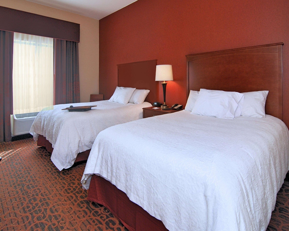 Hampton Inn Troy 14/28