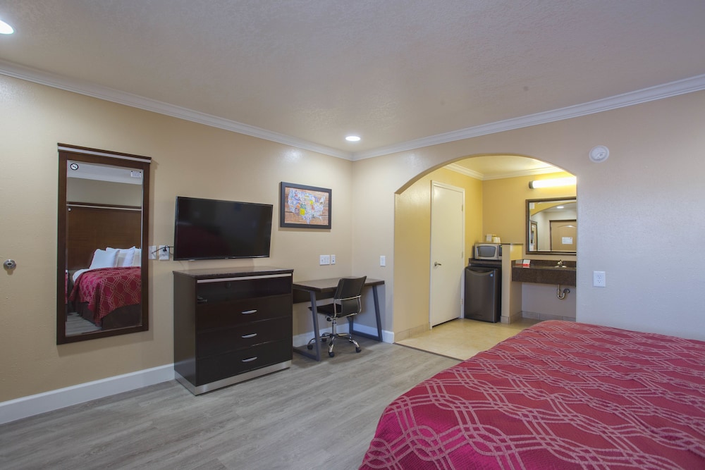 Motel 6 Carlsbad, CA - North Near Legoland 39/66