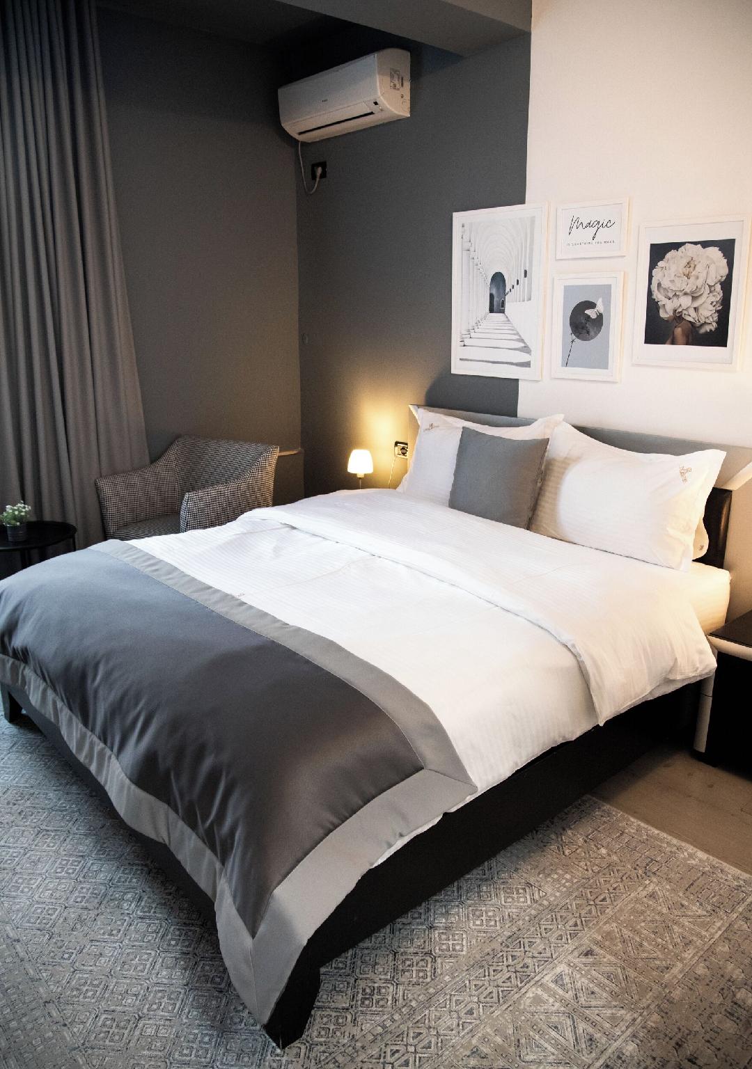 Room at Triss Hotel, TIRANA