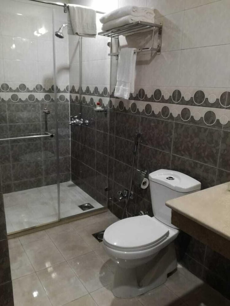 Avari Xpress Islamabad 38/42