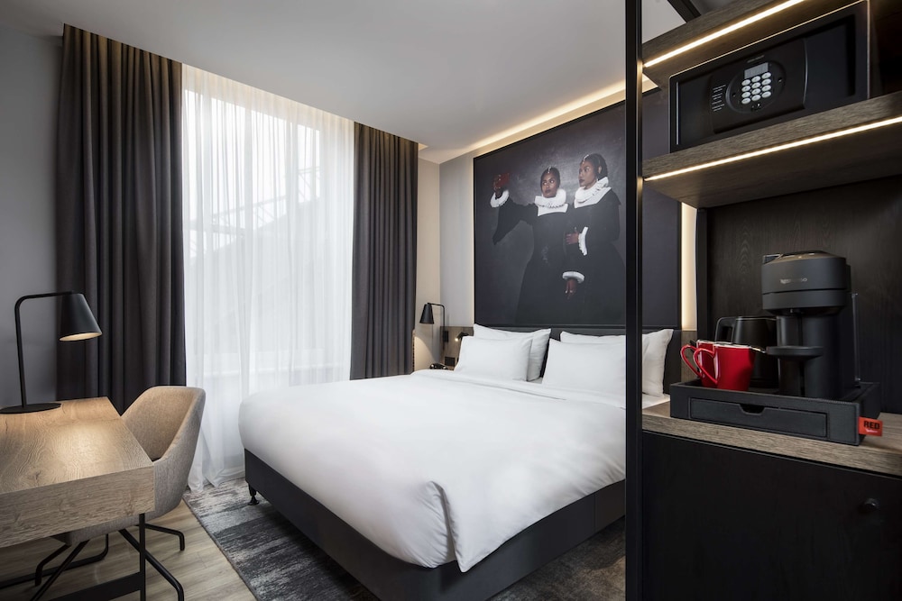 Radisson RED Hotel, Liverpool 16/50