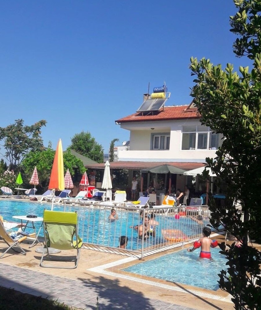 Melodi Club Hotel 7/45
