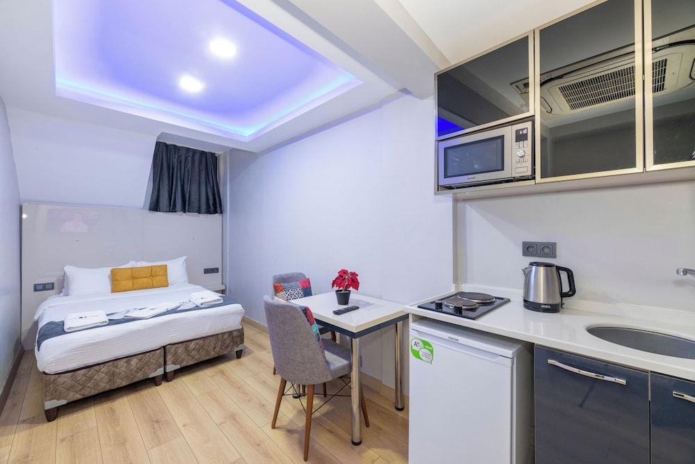 Economy, Basement, Suite, Double Bed
