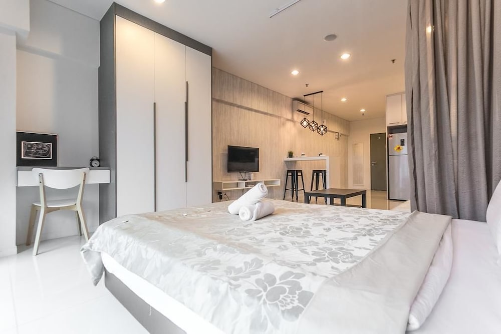 Summer Suites Residences By Subhome 20/68