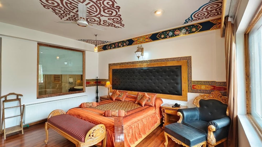 Grand Himalaya 27/50