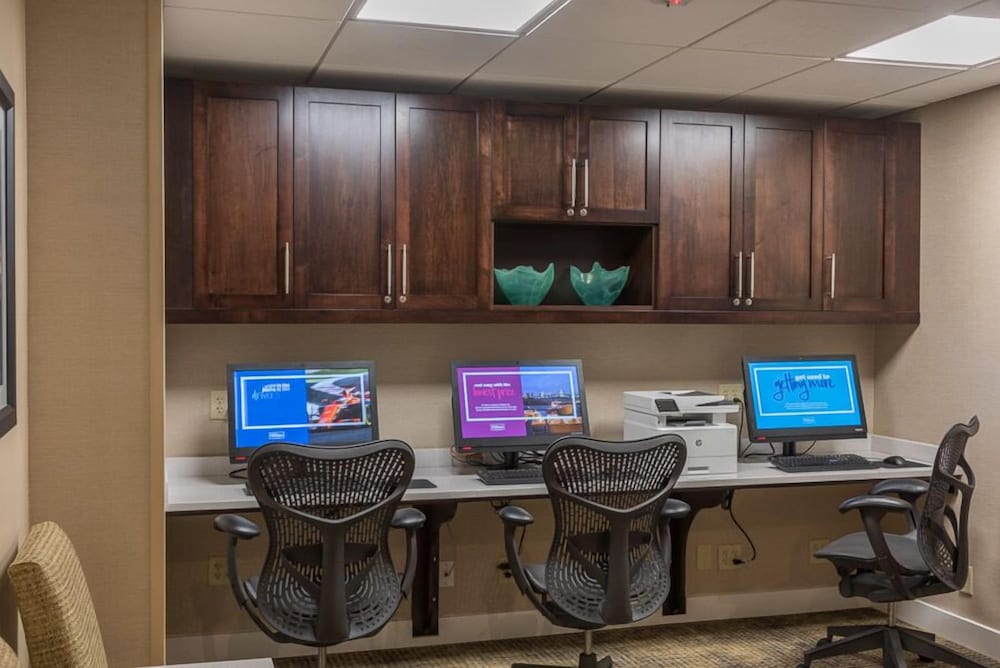 Hilton Garden Inn Reagan National Airport 56/72