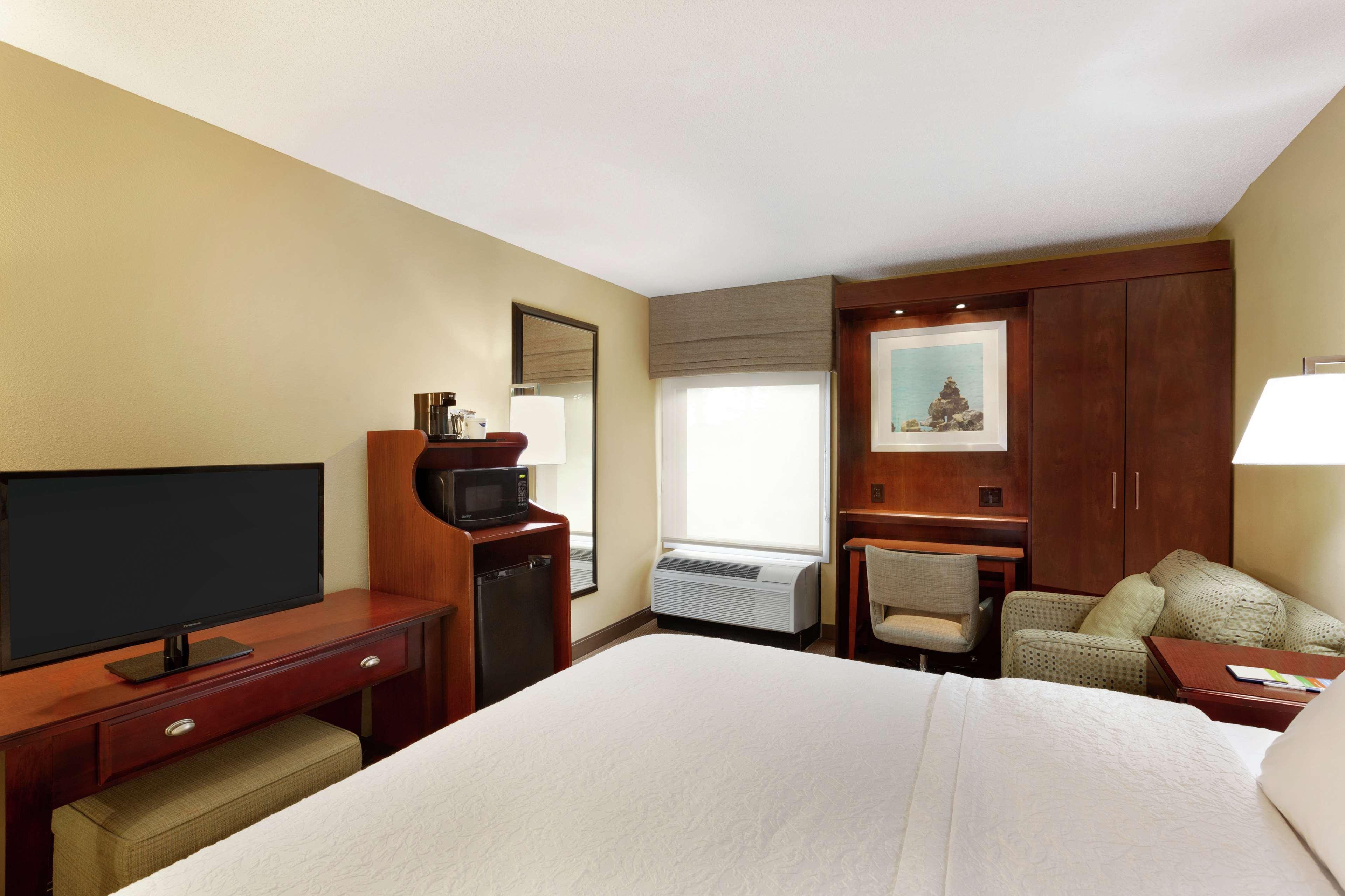 ROOM, KING BED