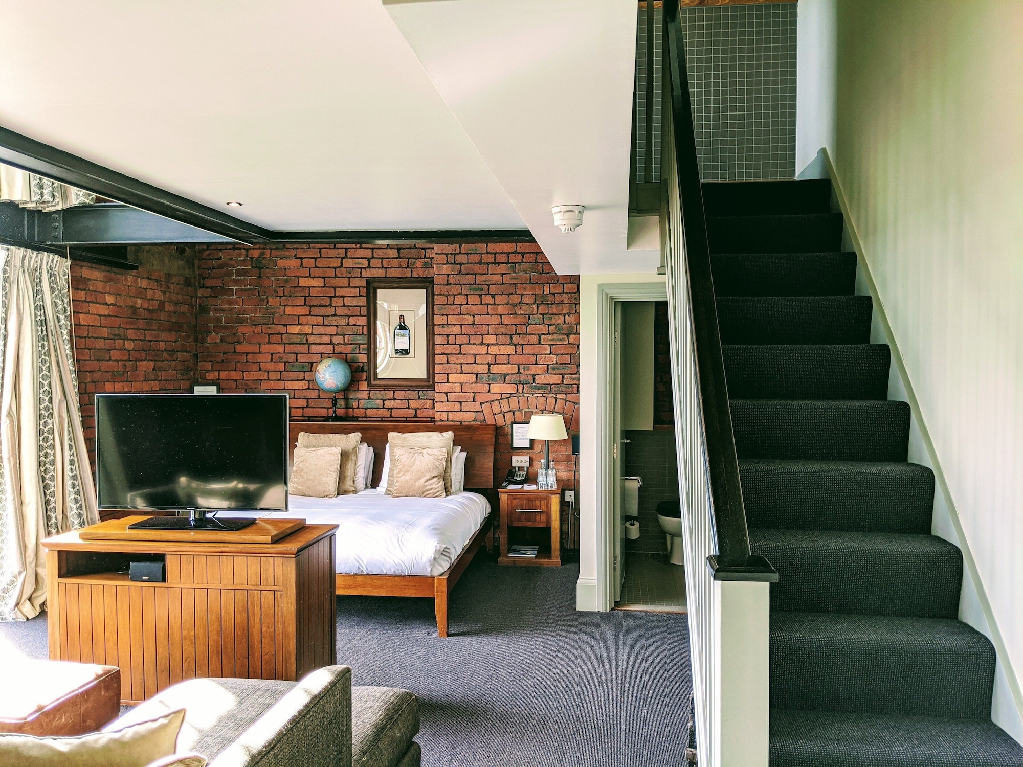 Suite, King Bed, Bridge View