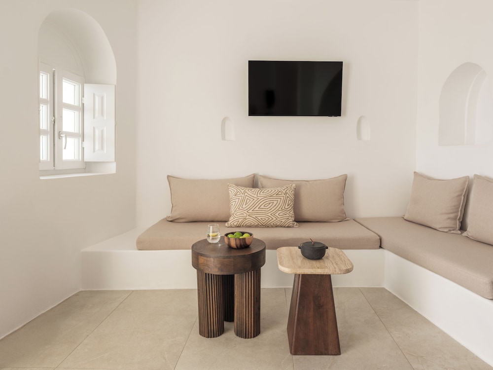 Aspaki Exclusive Hotel by Art Maisons 49/71