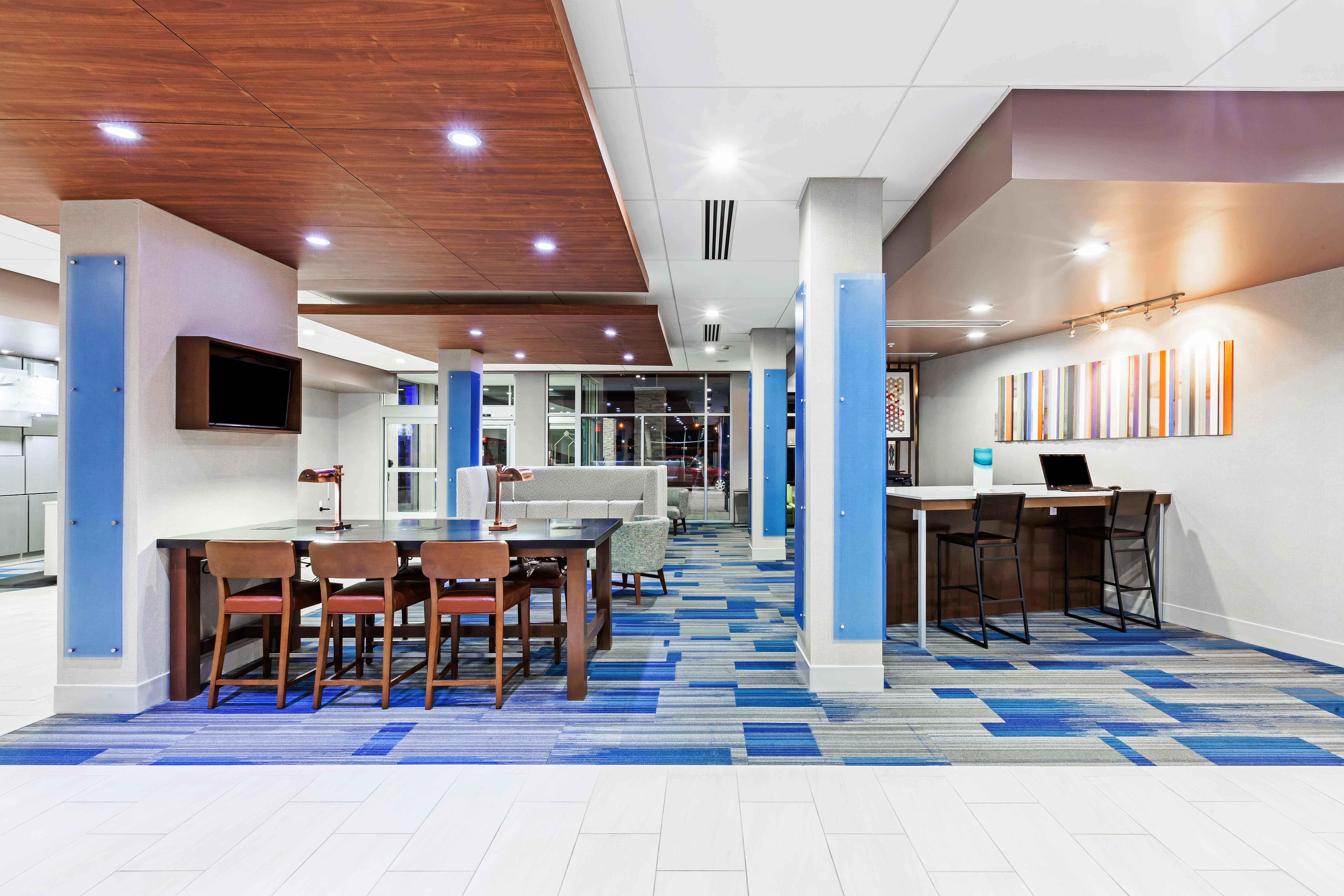 Holiday Inn Express Suites Tulsa West Sand Springs 41/52
