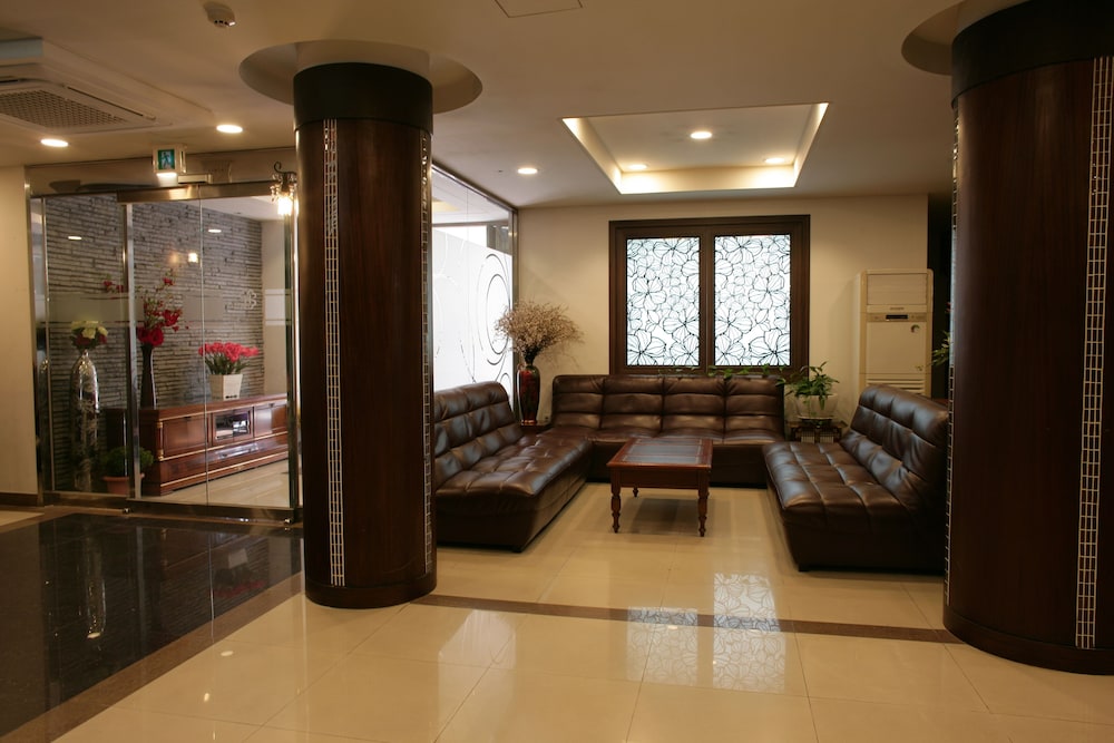 Hill House Hotel 34/42