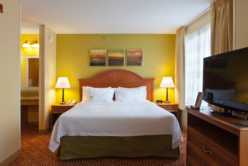 TownePlace Suites by Marriott Wilmington Newark/Christiana 8/23