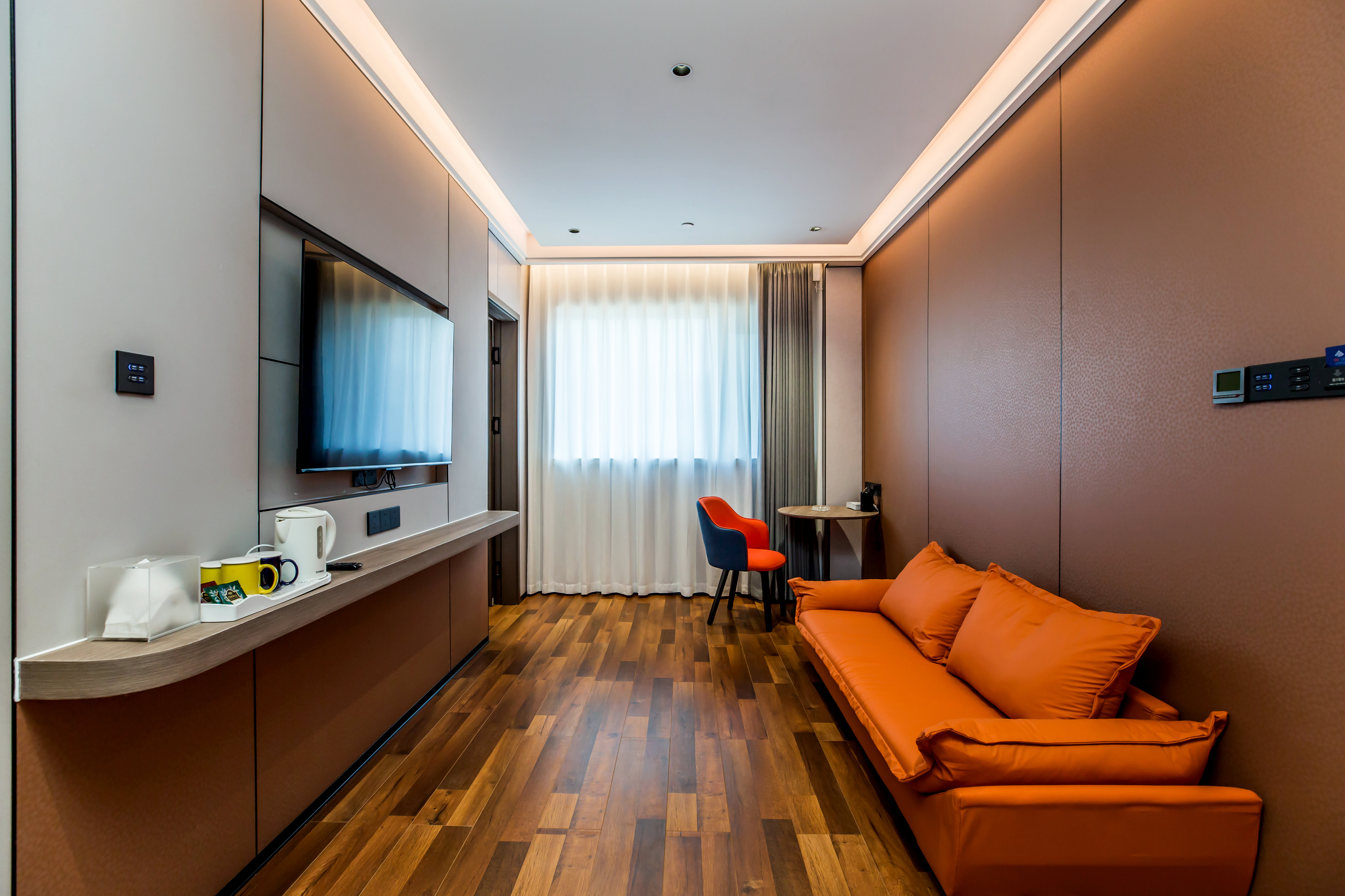 HOLIDAY INN EXPRESS CHENGDE DOWNTOWN 60/86