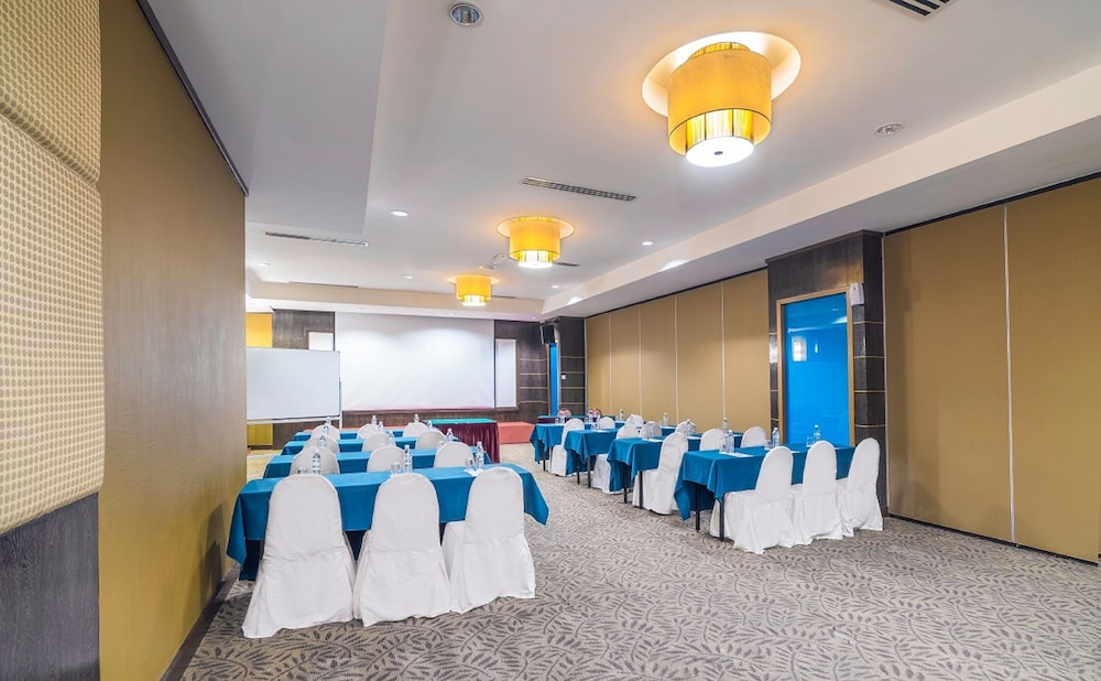Crystal Crown Kuala Lumpur 53/59
