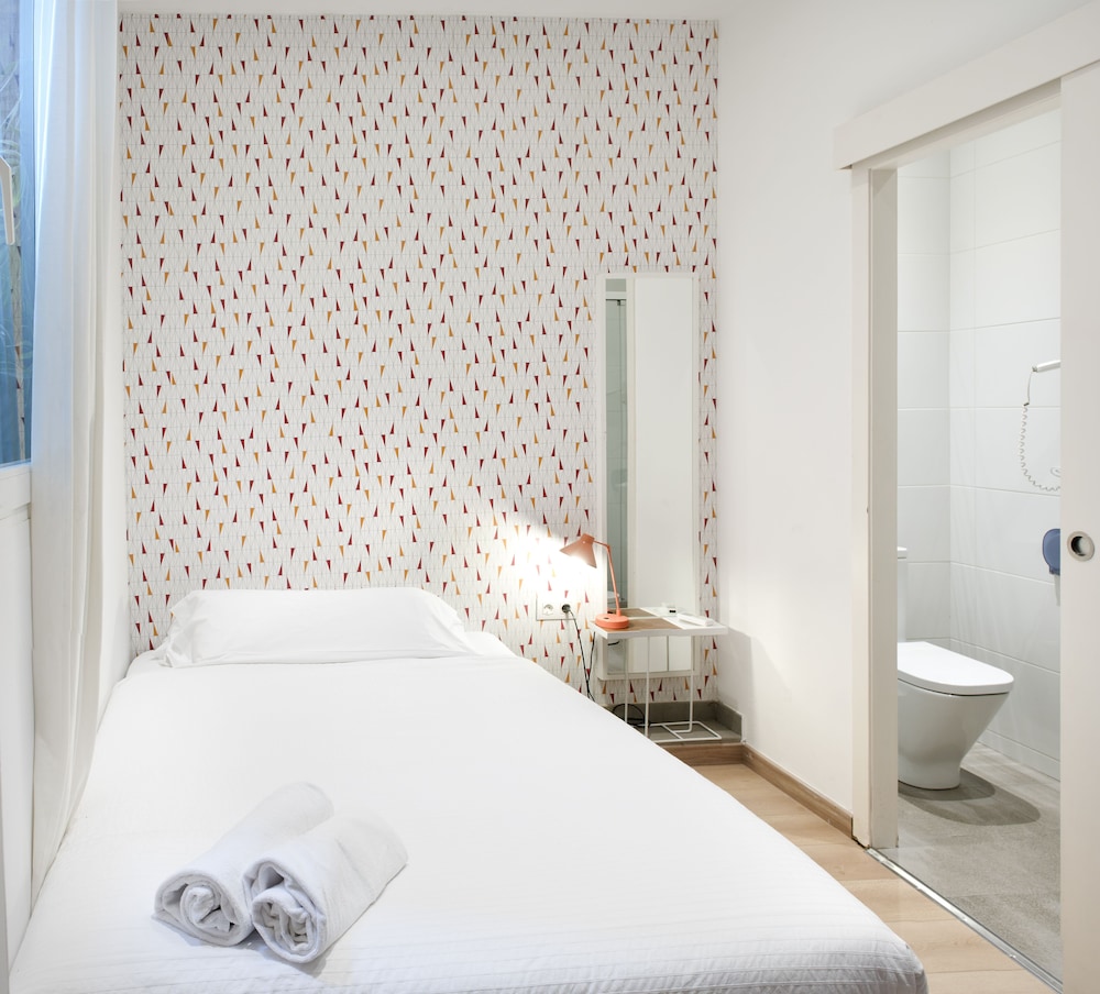 Rodamon Barcelona Hostel 22/56