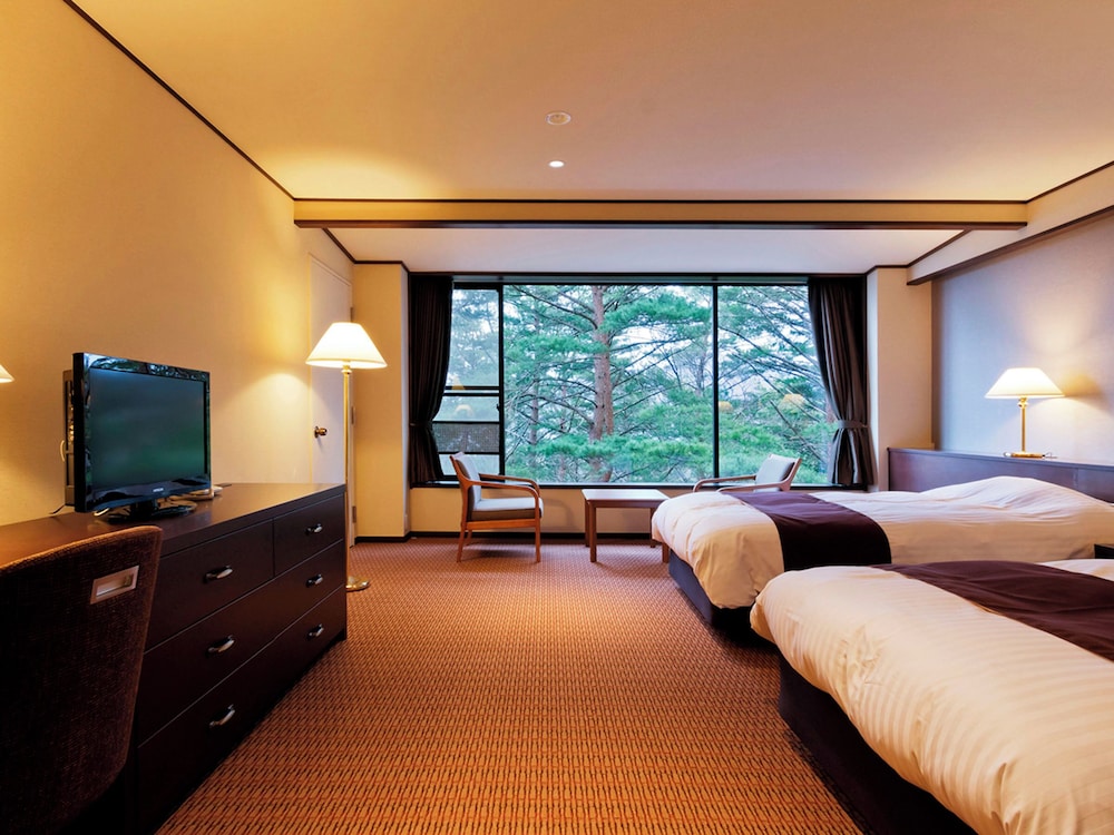 غرفة غربية بسريرين منفصلين بإطلالة على الحديقة، Jodogahama Park Hotel 3/5