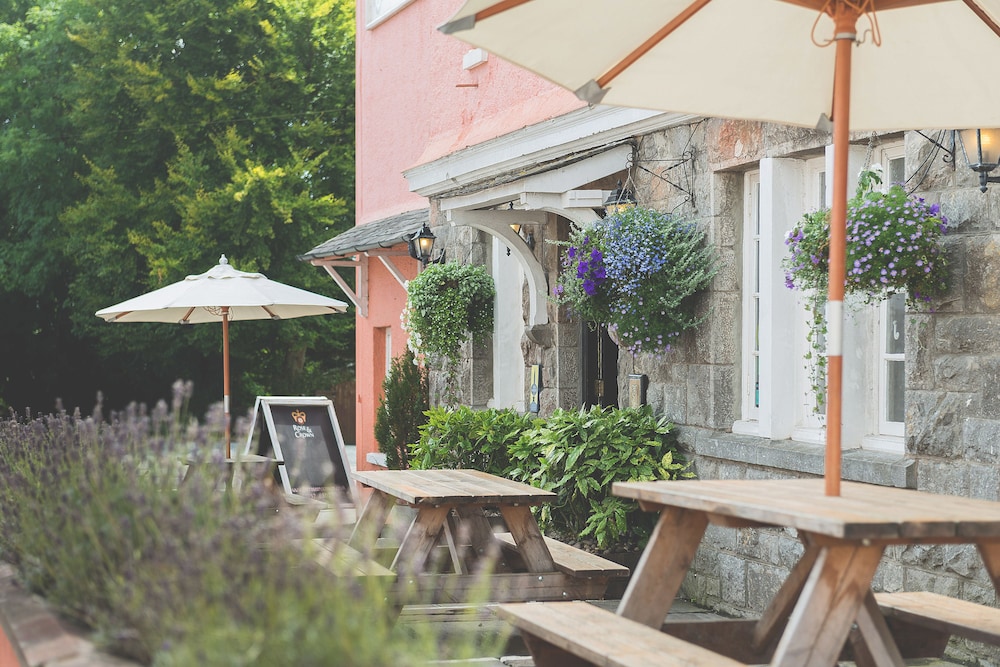 Rose & Crown 31/36