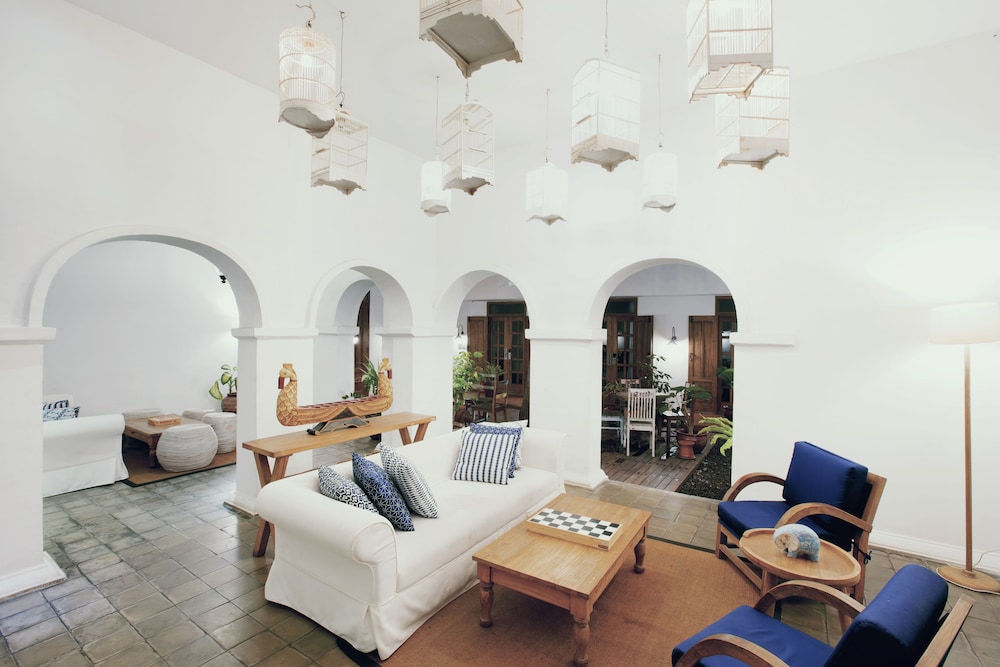 Adhisthana Hotel 47/69