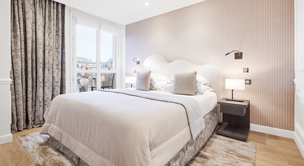 CONNECTING, PRESTIGE, SUITE