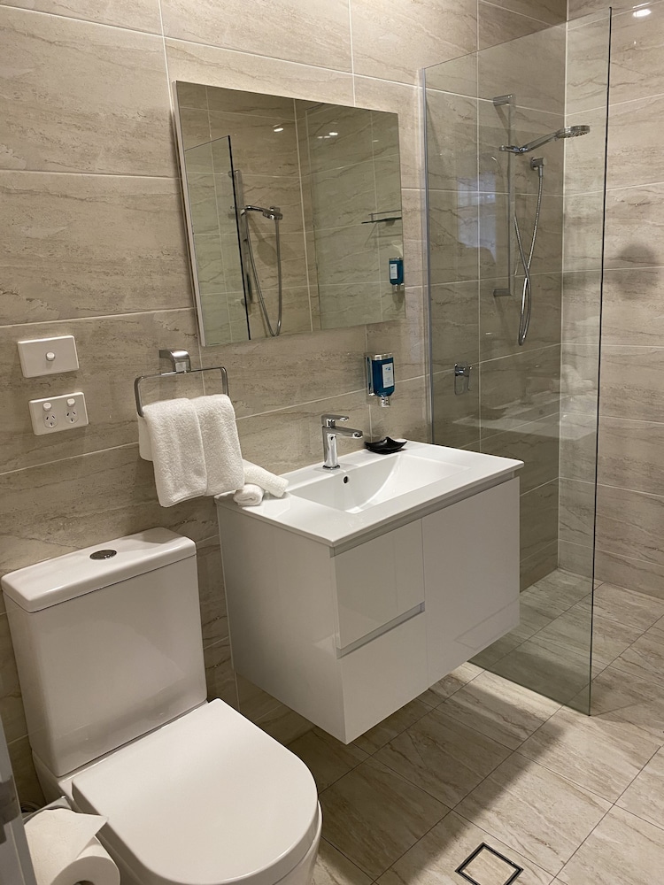 Belmore All-Suite Hotel 11/54