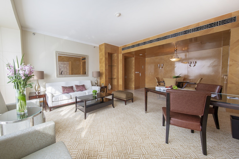 Ritz Carlton Financial Street 30/42