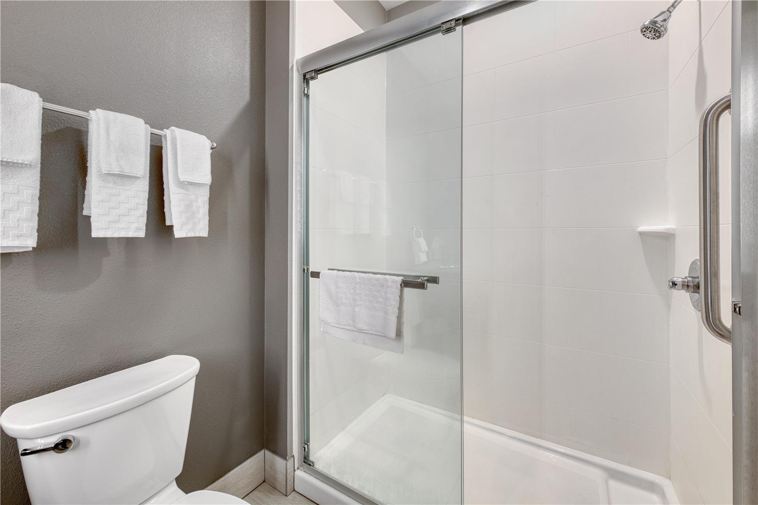 جناح بسرير كينج مع أريكة، Best Western Plus Saint Peter 4/7