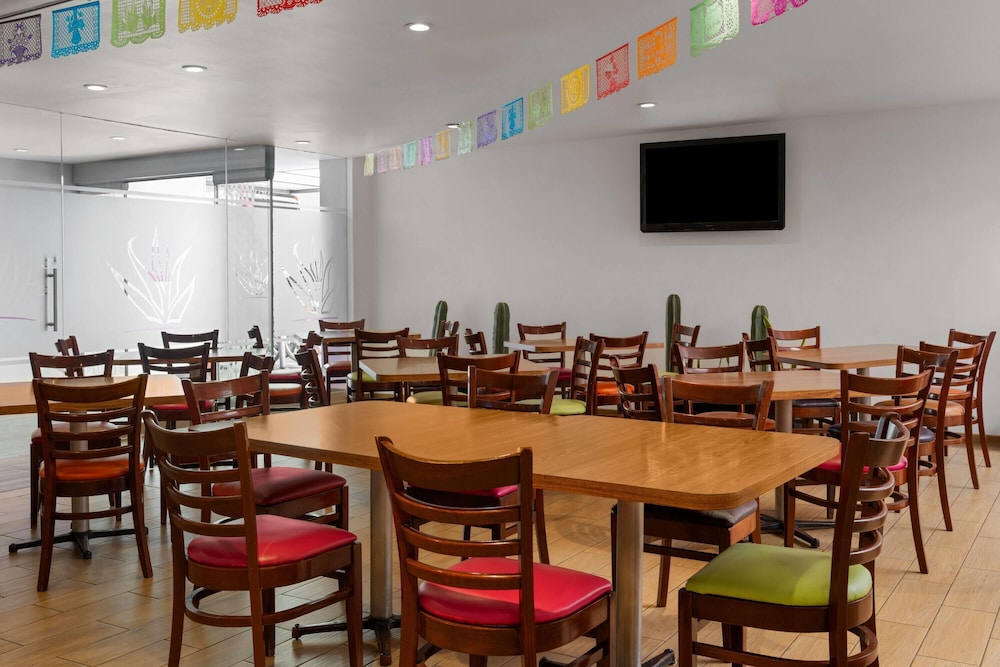 Hotel MX garibaldi CDMX, Trademark Collection by Wyndham 37/49