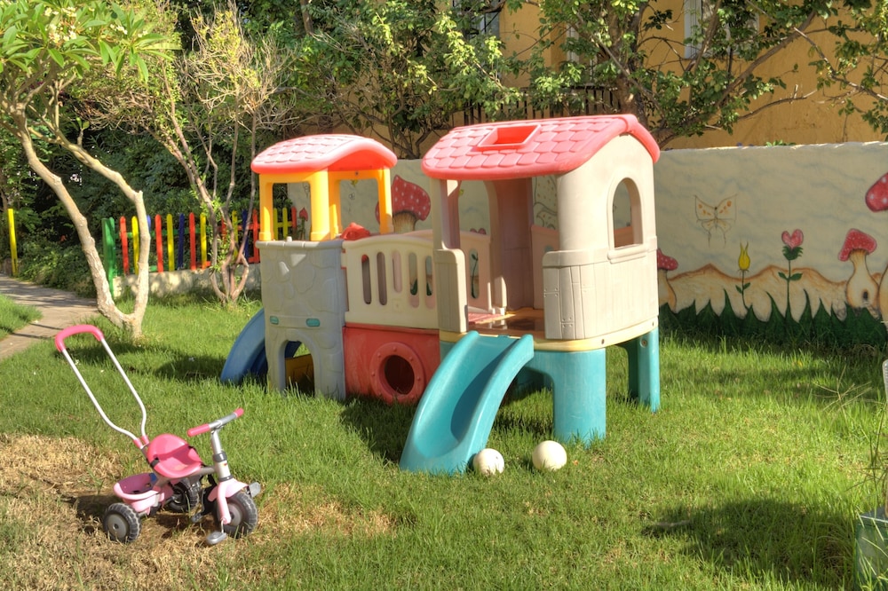 Trefon Hotel Apartments and Family Suites 65/73