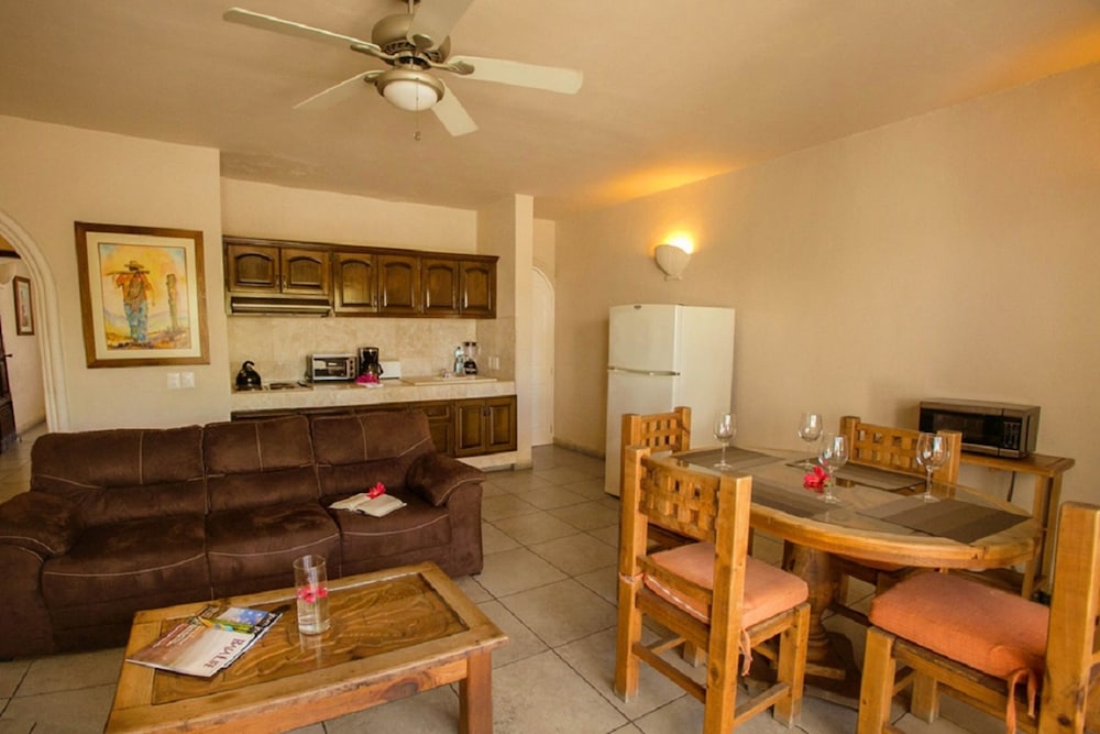 Club Del Moro Hotel Suites 61/72