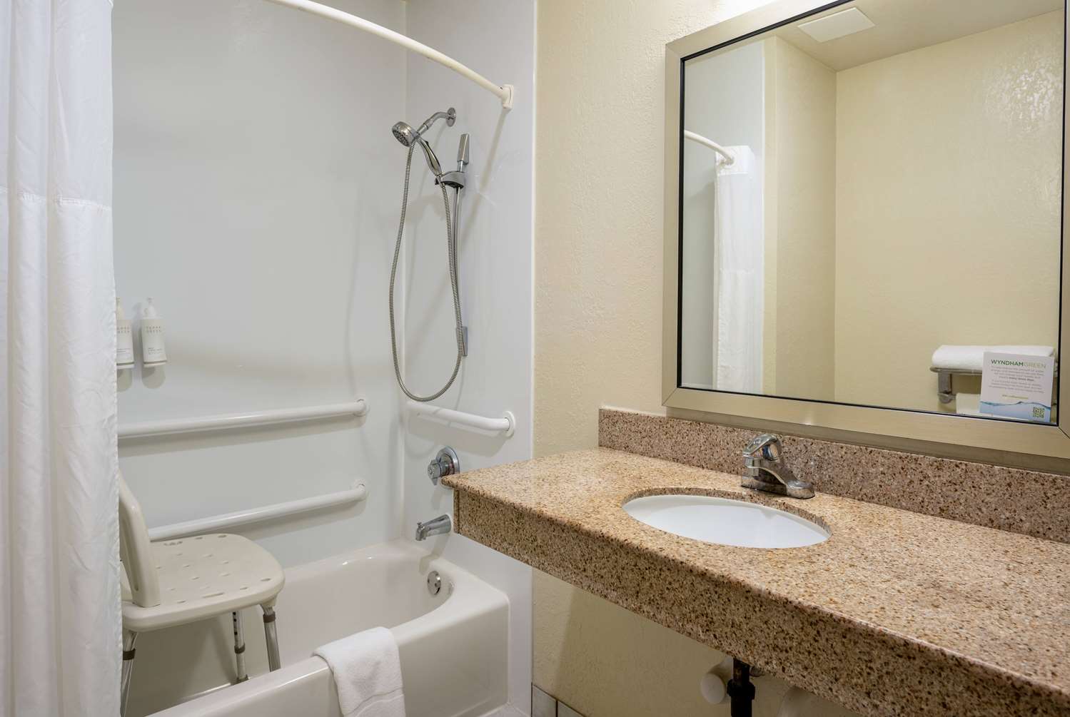 Days Inn By Wyndham Encinitas Moonlight Beach 43/46