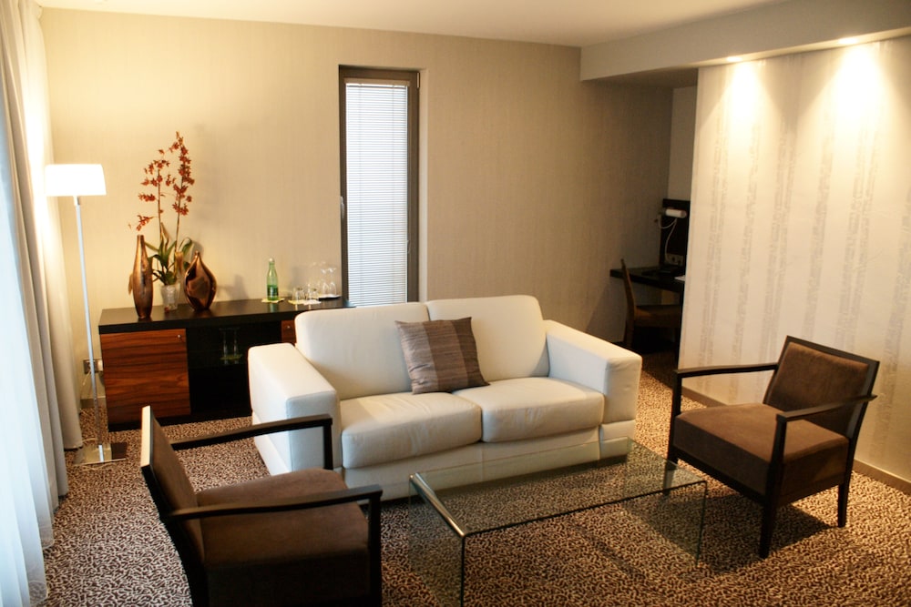Hotel Avance 46/69
