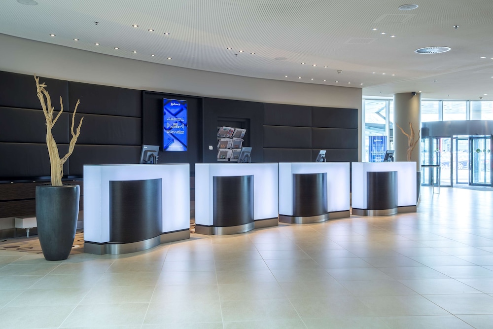 Radisson Blu Hotel, Hamburg Airport 7/66