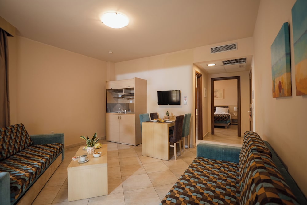 Molos Bay Hotel 25/50