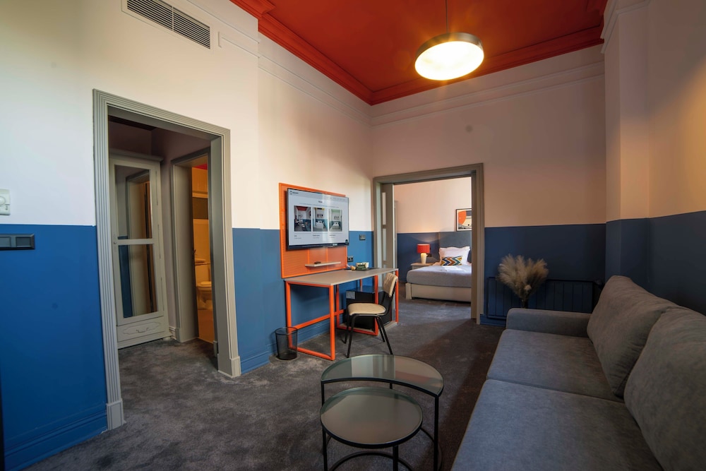 Maria Luisa Hotel 40/56