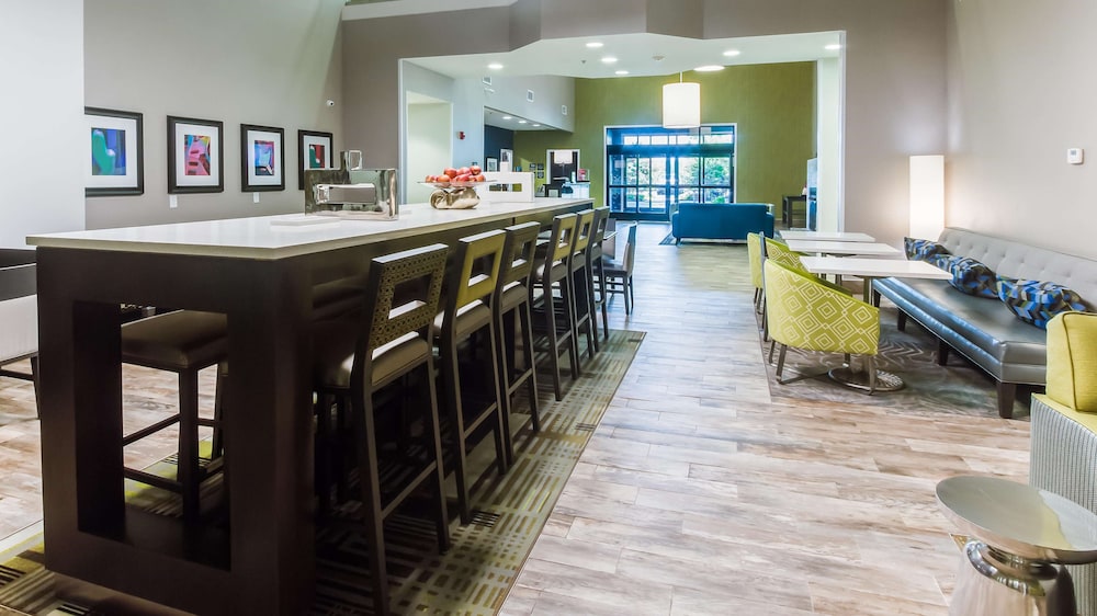 Hampton Inn White House 6/55