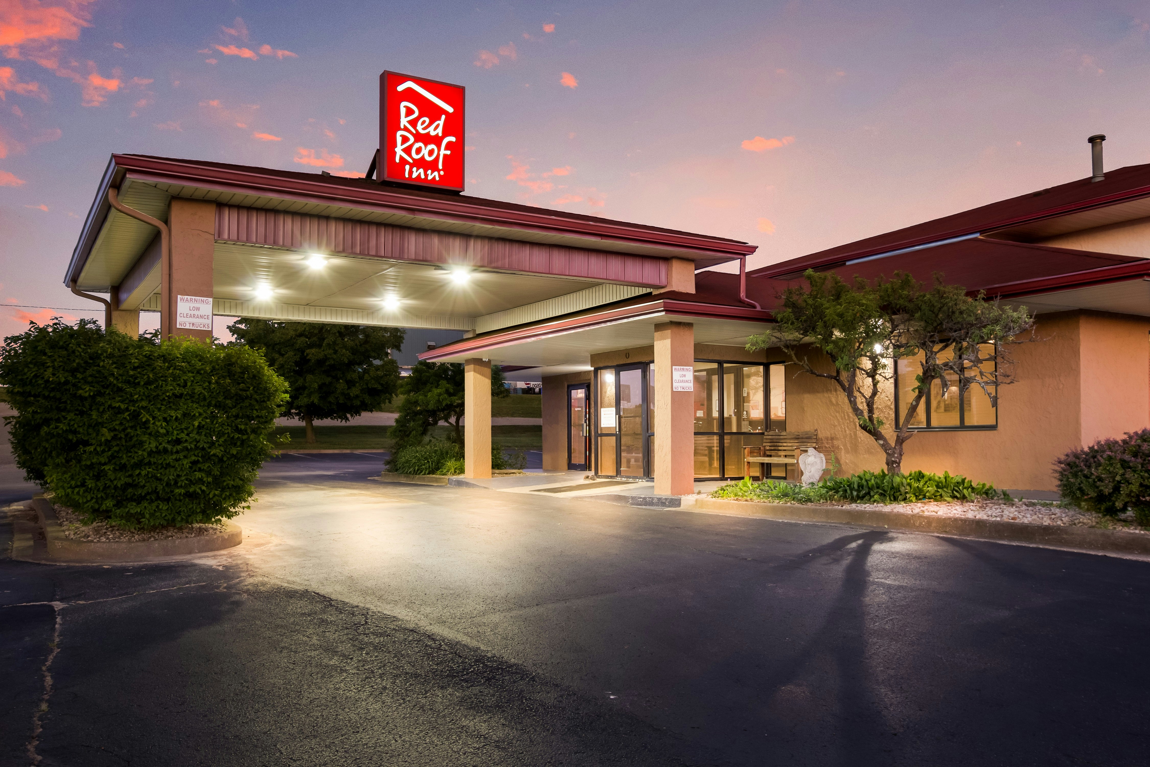Red Roof Inn Shelbyville 4/32