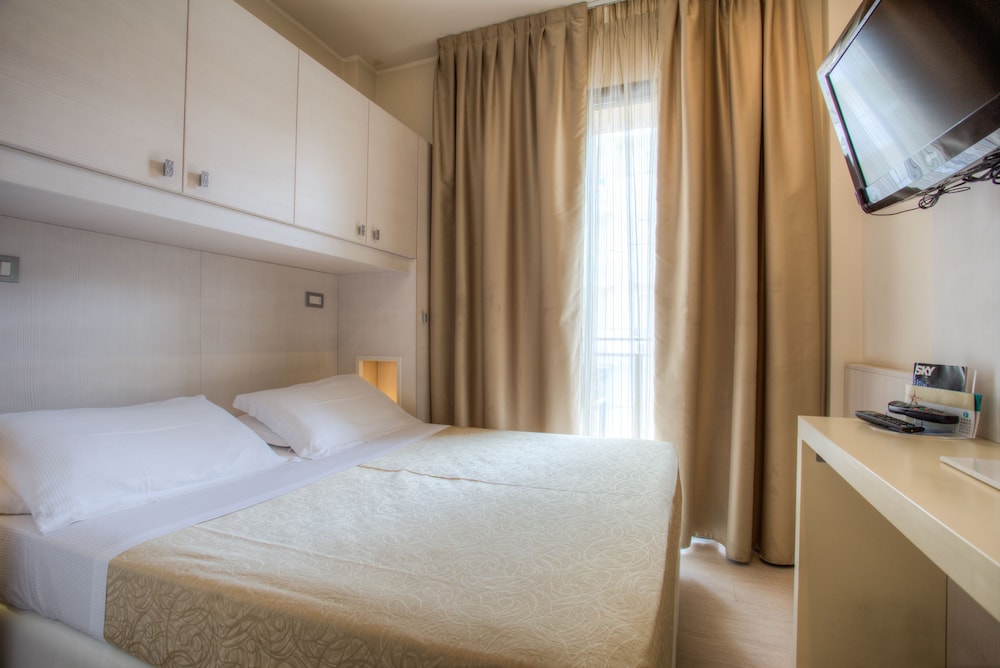Ferretti Beach Hotel 21/65