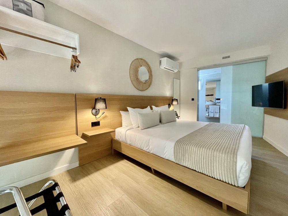 LOFT, DELUXE